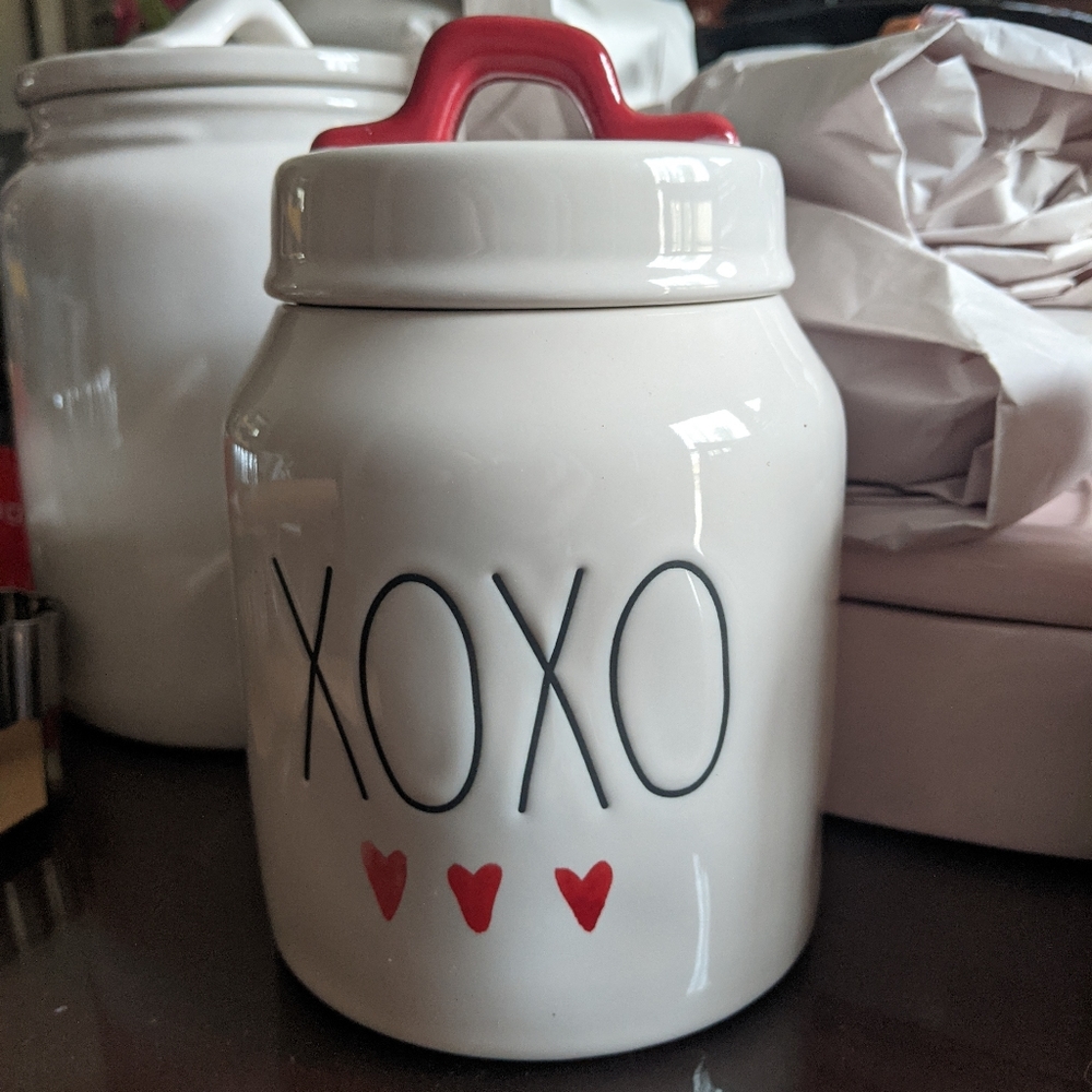 Rae Dunn❤️"XOXO" Valentine Canister